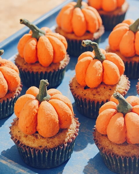 Halloween e-card design